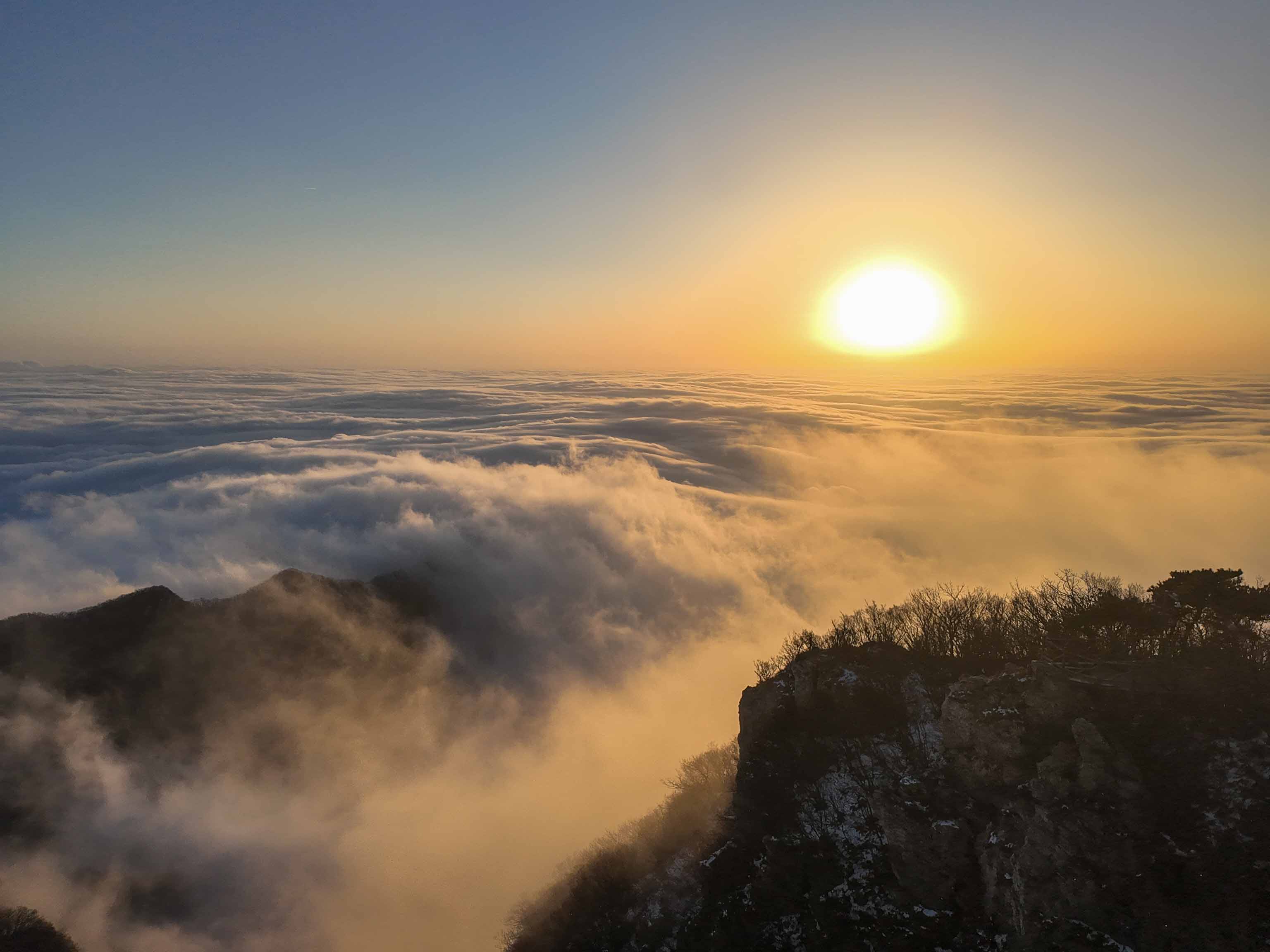 嵩山峻极峰云海